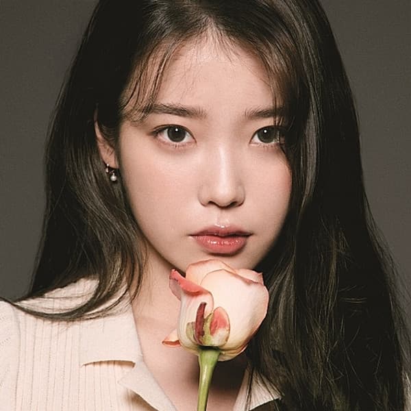 IU profile pic