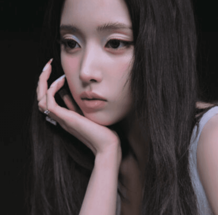 Jiwoo NMIXX profile pic