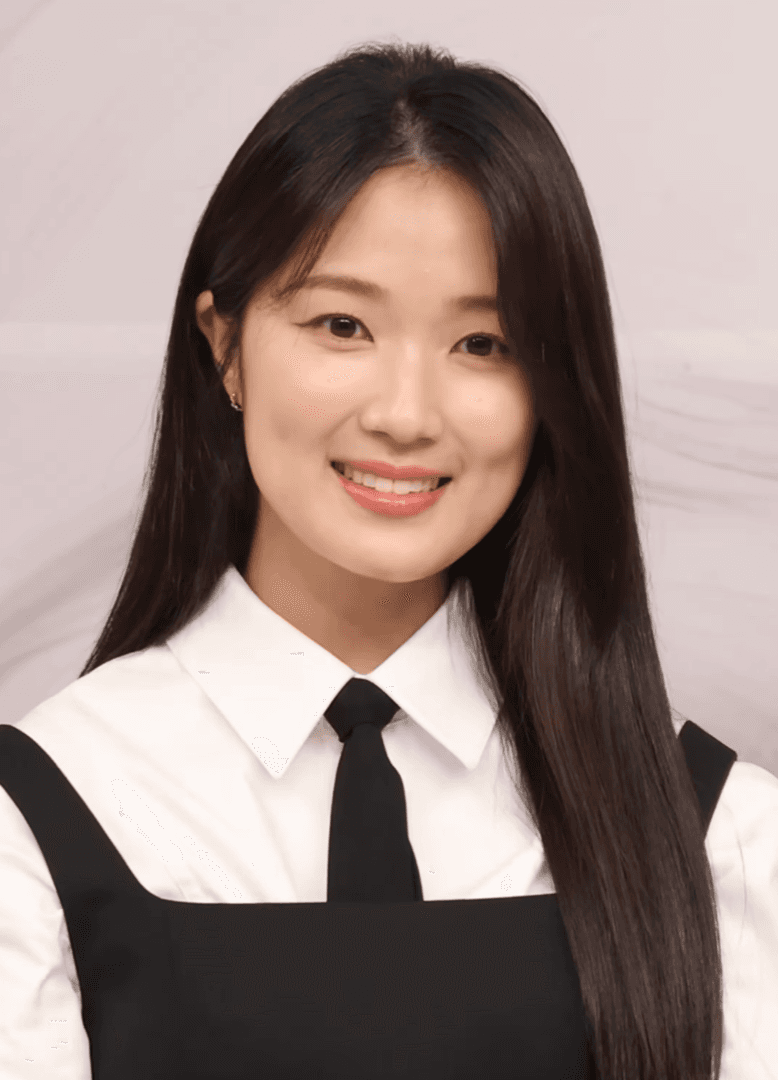 Kim Hye Yoon profile pic
