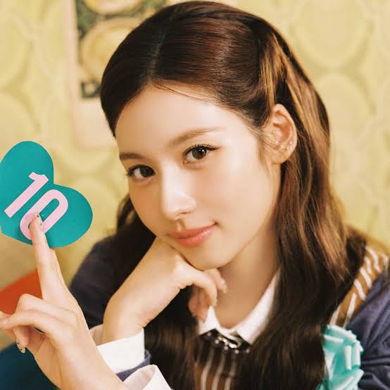 Sana twice profile pic